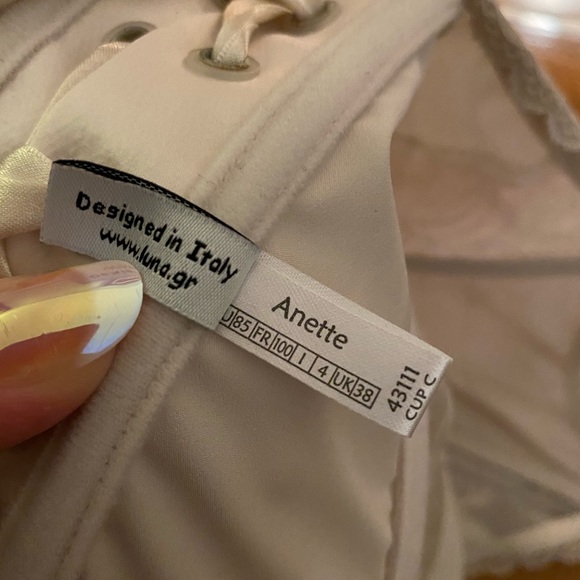 Luna - Picture 7 of 9